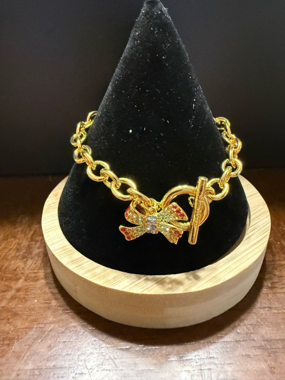 NWT Coach Bow Pavé Chain Link Rainbow Stones Bracelet yellow Gold CG077